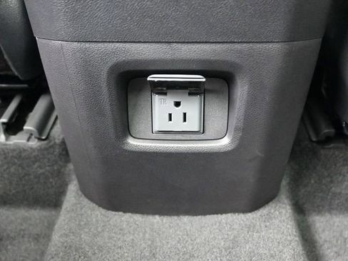 Certified 2025 Toyota Grand Highlander AWD image 32