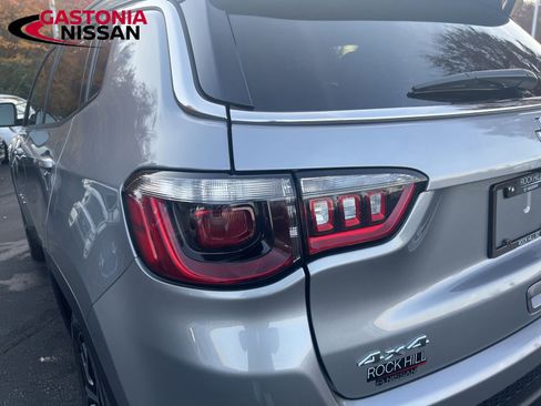 Used 2024 Jeep Compass Latitude image 15