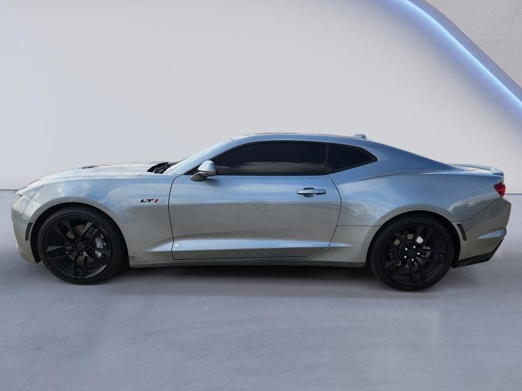 Used 2023 Chevrolet Camaro LT w/ Technology Package RWD image 5