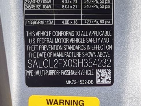 Certified 2025 Land Rover Discovery Sport Dynamic SE AWD/4WD image 38