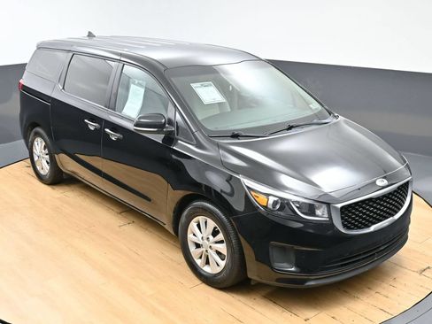 Used 2018 Kia Sedona L FWD image 38
