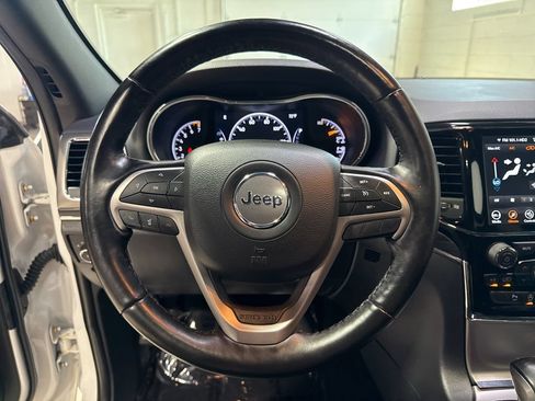 Used 2020 Jeep Grand Cherokee Limited AWD/4WD image 11