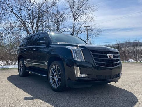 Certified 2020 Cadillac Escalade Luxury w/ Escalade Sport Edition image 1