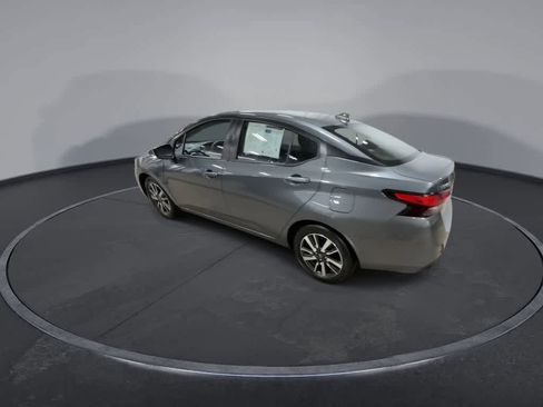 Used 2025 Nissan Versa SV image 6
