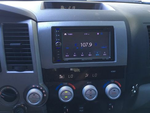 Used 2010 Toyota Tundra Limited AWD/4WD image 19