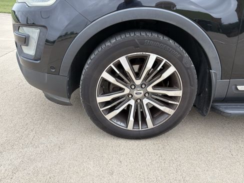 Used 2016 Ford Explorer Platinum image 9