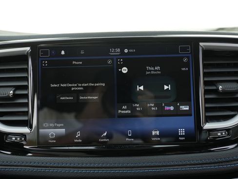 Used 2021 Chrysler Pacifica Touring image 44