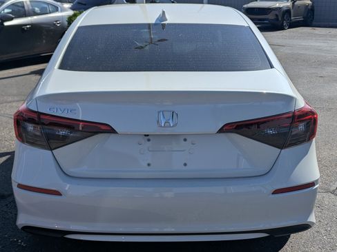 Used 2022 Honda Civic EX image 3