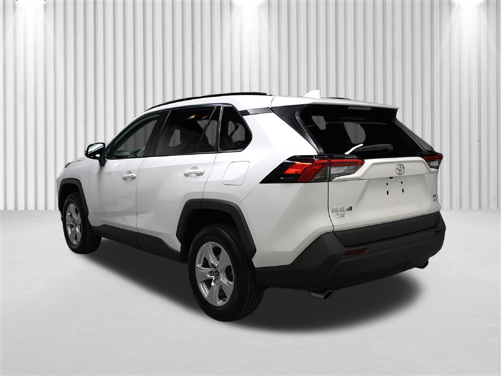Used 2021 Toyota RAV4 XLE AWD/4WD image 5