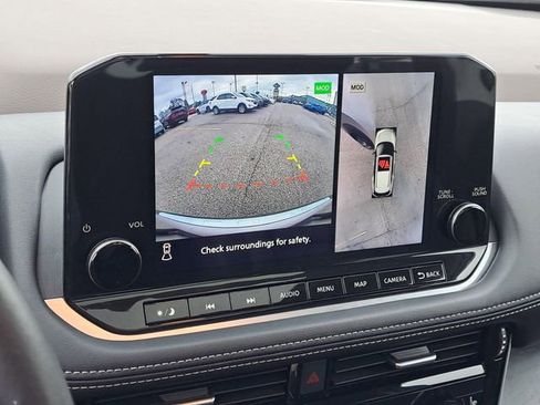 Used 2021 Nissan Rogue Platinum image 15