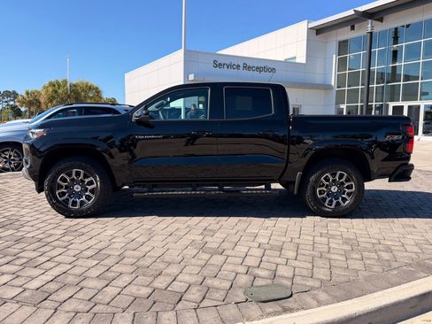 Used 2024 Chevrolet Colorado Z71 w/ Z71 Convenience Package 2 AWD/4WD image 12