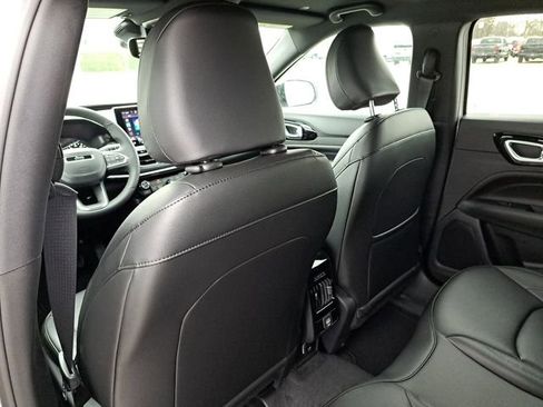 New 2026 Jeep Compass Limited image 19