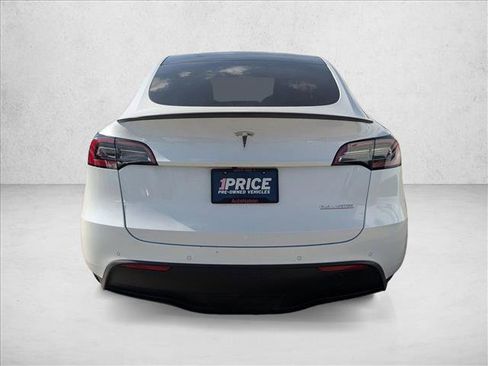 Used 2022 Tesla Model Y Performance image 7