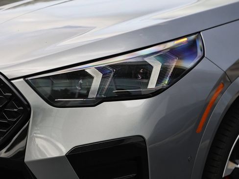 New 2026 BMW X2 xDrive28i w/ Technology Package AWD/4WD image 11
