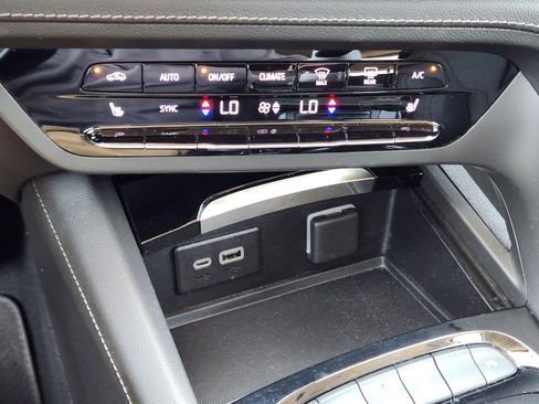 Used 2023 Buick Envision Essence w/ Sport Touring Package FWD image 14
