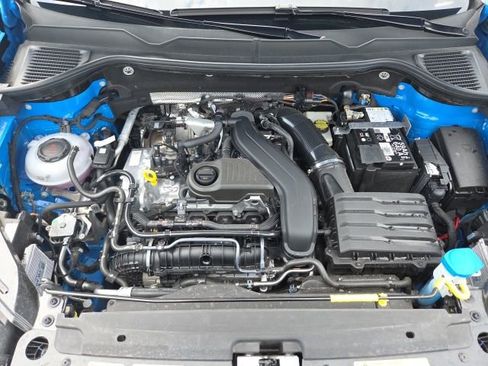 Used 2025 Volkswagen Taos SE image 26