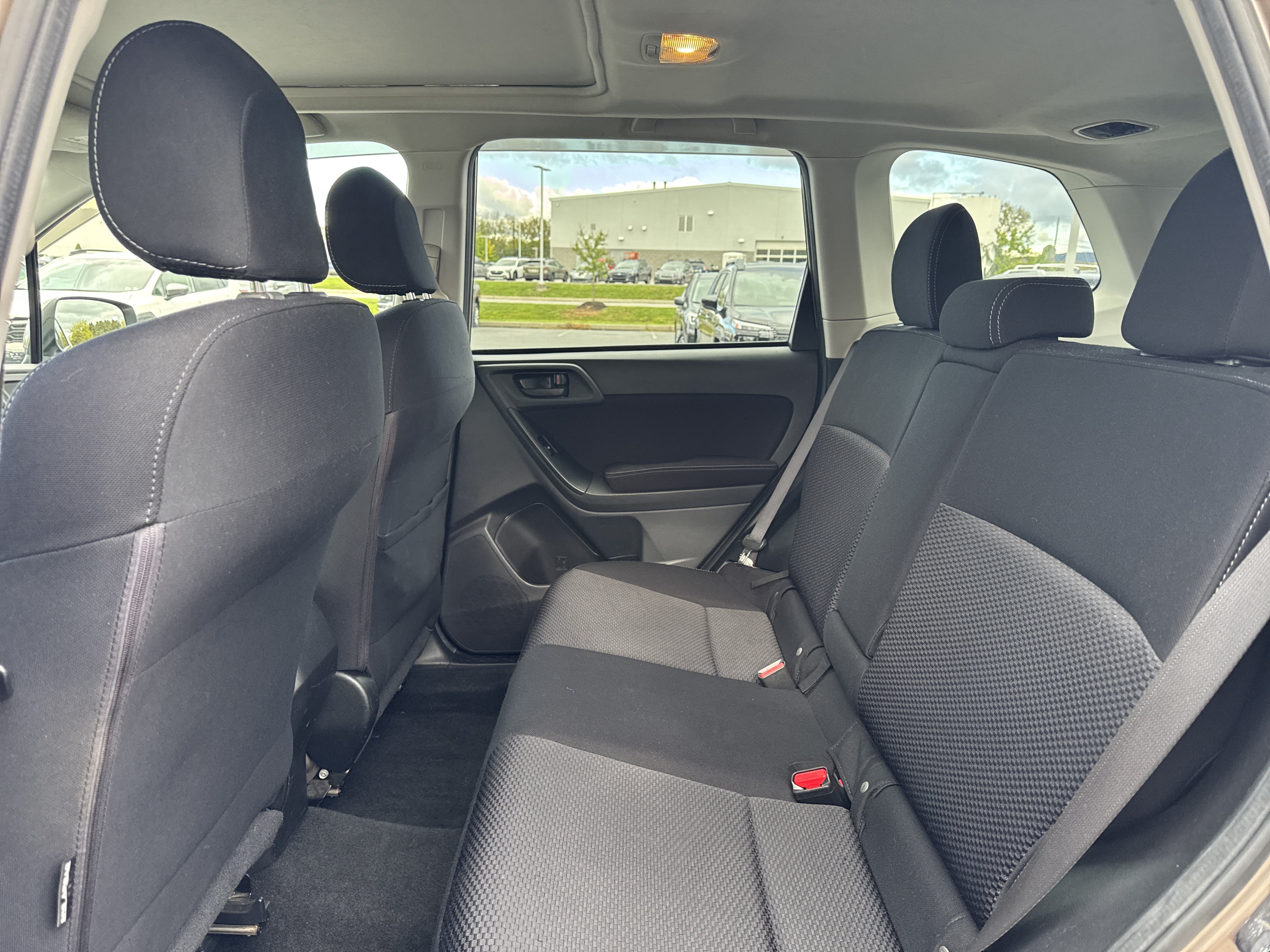 Used 2015 Subaru Forester 2.5i Premium AWD/4WD image 17