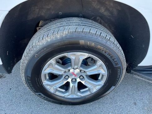 Used 2023 GMC Yukon XL SLE w/ Max Trailering Package AWD/4WD image 16