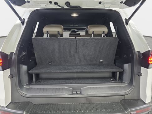 Used 2025 Lexus LX 700h Overtrail w/ Accessory Package (Z1) AWD/4WD image 12