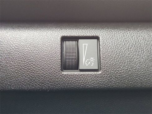 Used 2023 Chevrolet Colorado LT w/ LT Convenience Package image 17