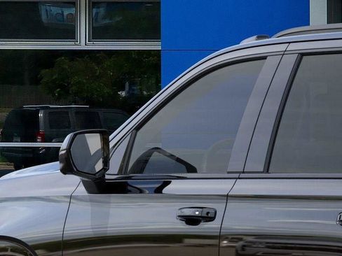 New 2026 Chevrolet Suburban RST image 12