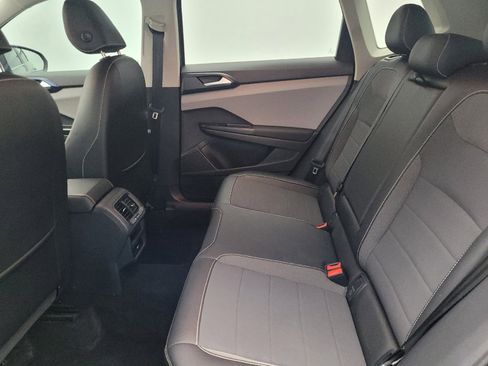 Used 2022 Volkswagen Taos SE image 18