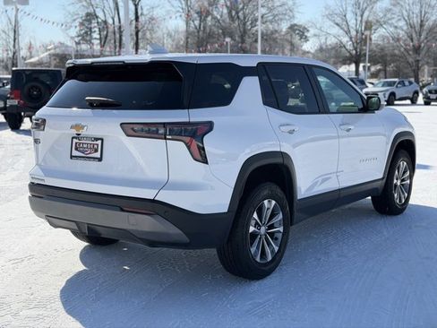 Used 2025 Chevrolet Equinox LT image 11