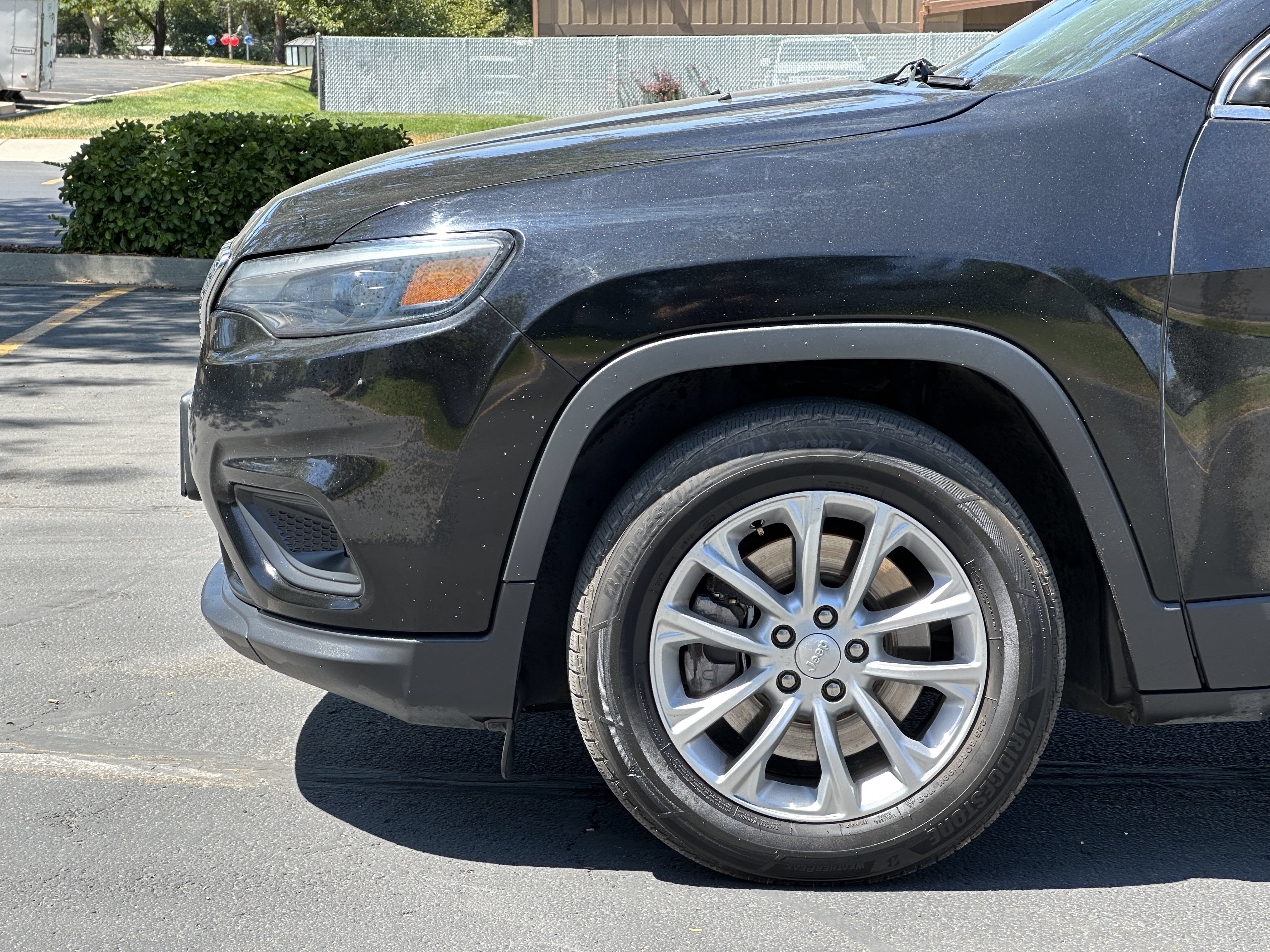 Used 2019 Jeep Cherokee Latitude w/ Popular Appearance Group FWD image 11