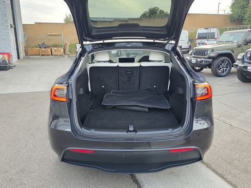 Used 2024 Tesla Model Y Long Range image 18