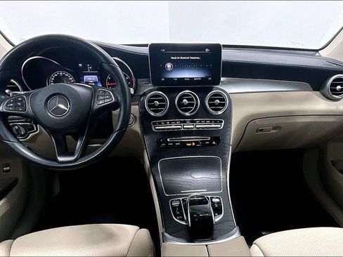 Used 2017 Mercedes-Benz GLC 300 4MATIC image 15