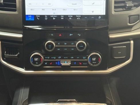 Used 2024 Ford Expedition XLT image 22