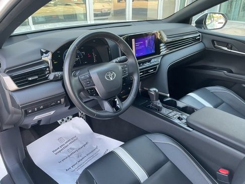 Used 2025 Toyota Camry SE FWD image 10