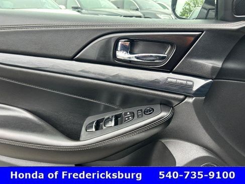 Used 2019 Nissan Maxima Platinum w/ Sport Mat Group FWD image 25