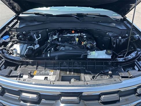Used 2025 Ford Explorer Active w/ Active Comfort Package image 19