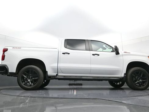 Used 2025 Chevrolet Silverado 1500 LT Trail Boss w/ Convenience Package II AWD/4WD image 29