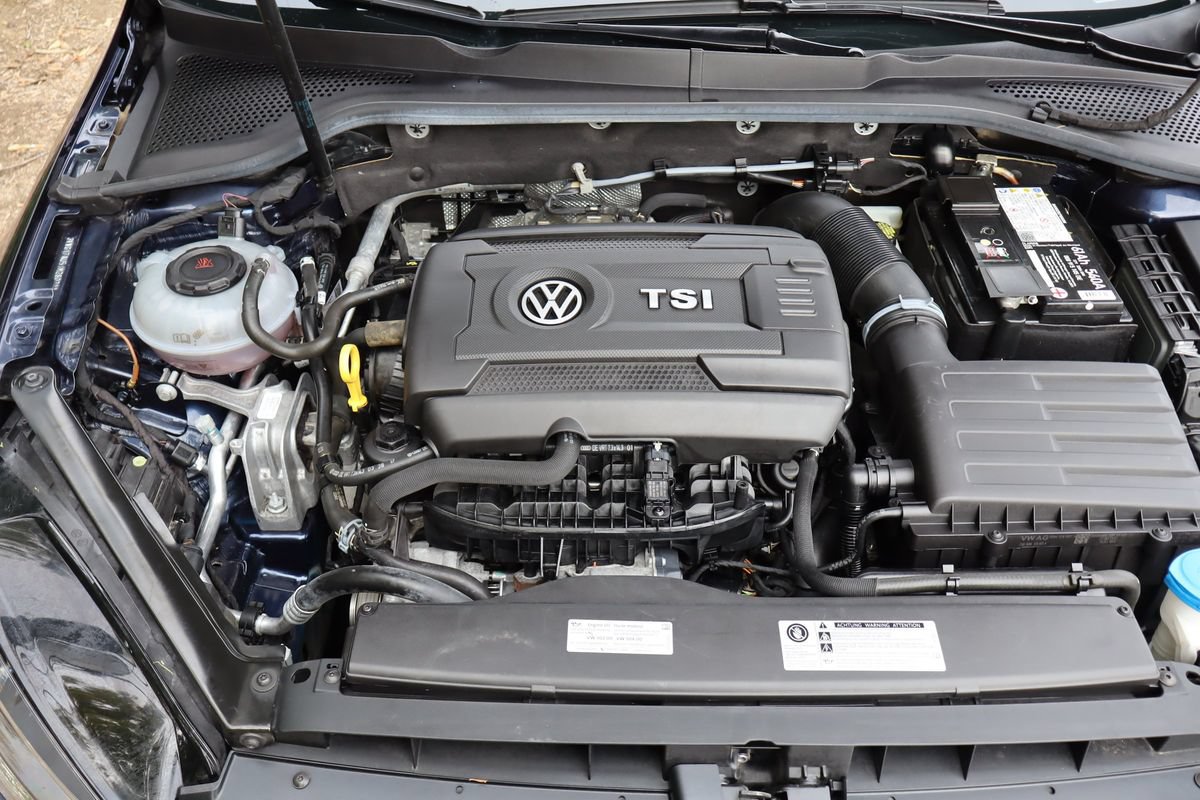 Used 2018 Volkswagen Golf S FWD image 38
