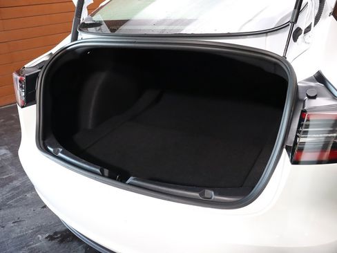 Used 2023 Tesla Model 3 Standard Range RWD image 46