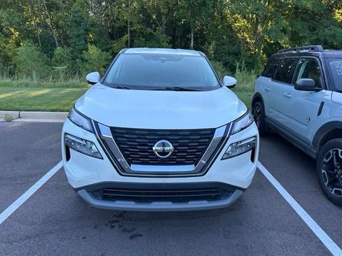 Used 2021 Nissan Rogue SV FWD image 3
