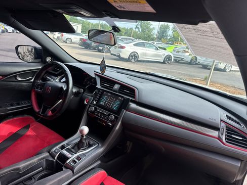 Used 2019 Honda Civic Type R image 32