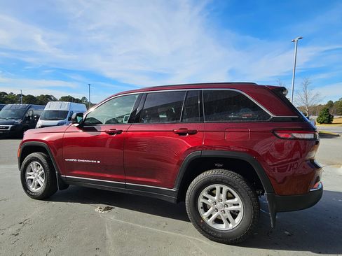 New 2025 Jeep Grand Cherokee Laredo w/ Luxury Tech Group I image 5
