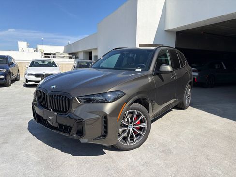 Used 2026 BMW X5 sDrive40i w/ M Sport Package RWD image 3