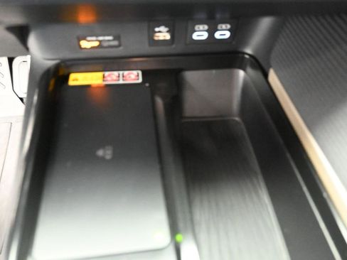 Used 2025 Toyota Camry SE image 20