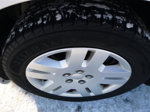 Used 2012 Dodge Avenger SE image 18