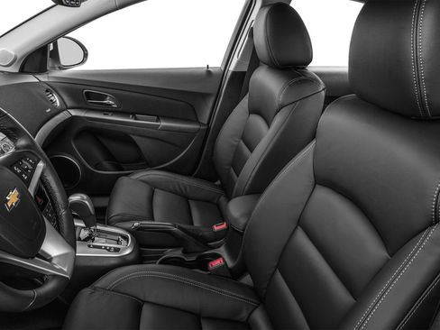 Used 2016 Chevrolet Cruze LT w/ Technology Package FWD image 6