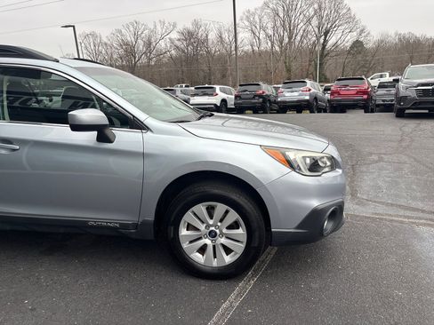 Used 2015 Subaru Outback 2.5i Premium image 5