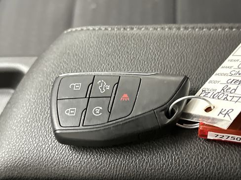 Used 2023 Chevrolet Silverado 1500 LT image 34