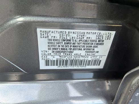 Used 2025 Nissan Sentra SV image 34