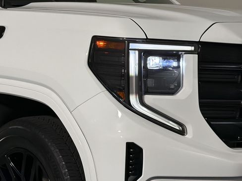 Used 2024 GMC Sierra 1500 Elevation RWD image 11