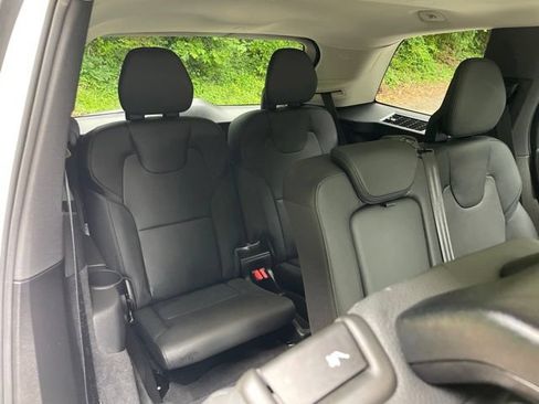 Certified 2025 Volvo XC90 T8 Plus w/ Protection Package Premier AWD/4WD image 16