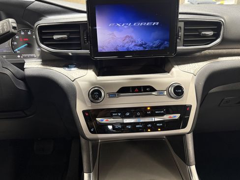 Used 2023 Ford Explorer Timberline w/ Timberline Technology Package AWD/4WD image 14